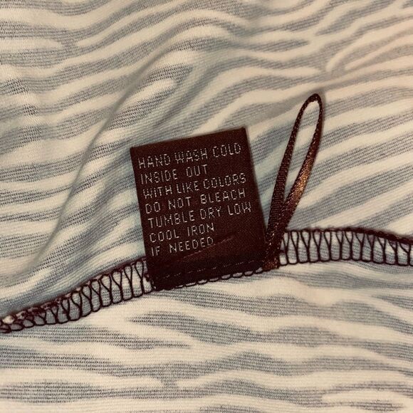 J. McLaughlin Signature Tee Zebra Print Purple Size Medium - Picture 6 of 8